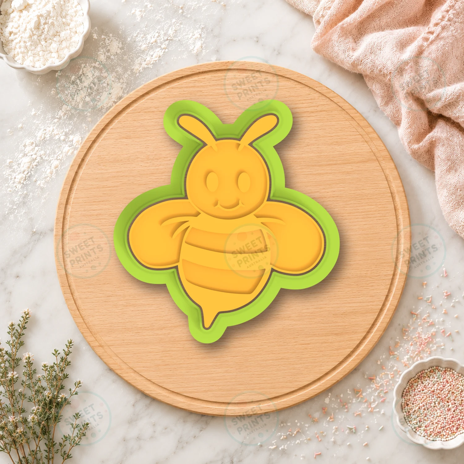 Bee Cute Cookie Cutter & Stamp cookie cutter