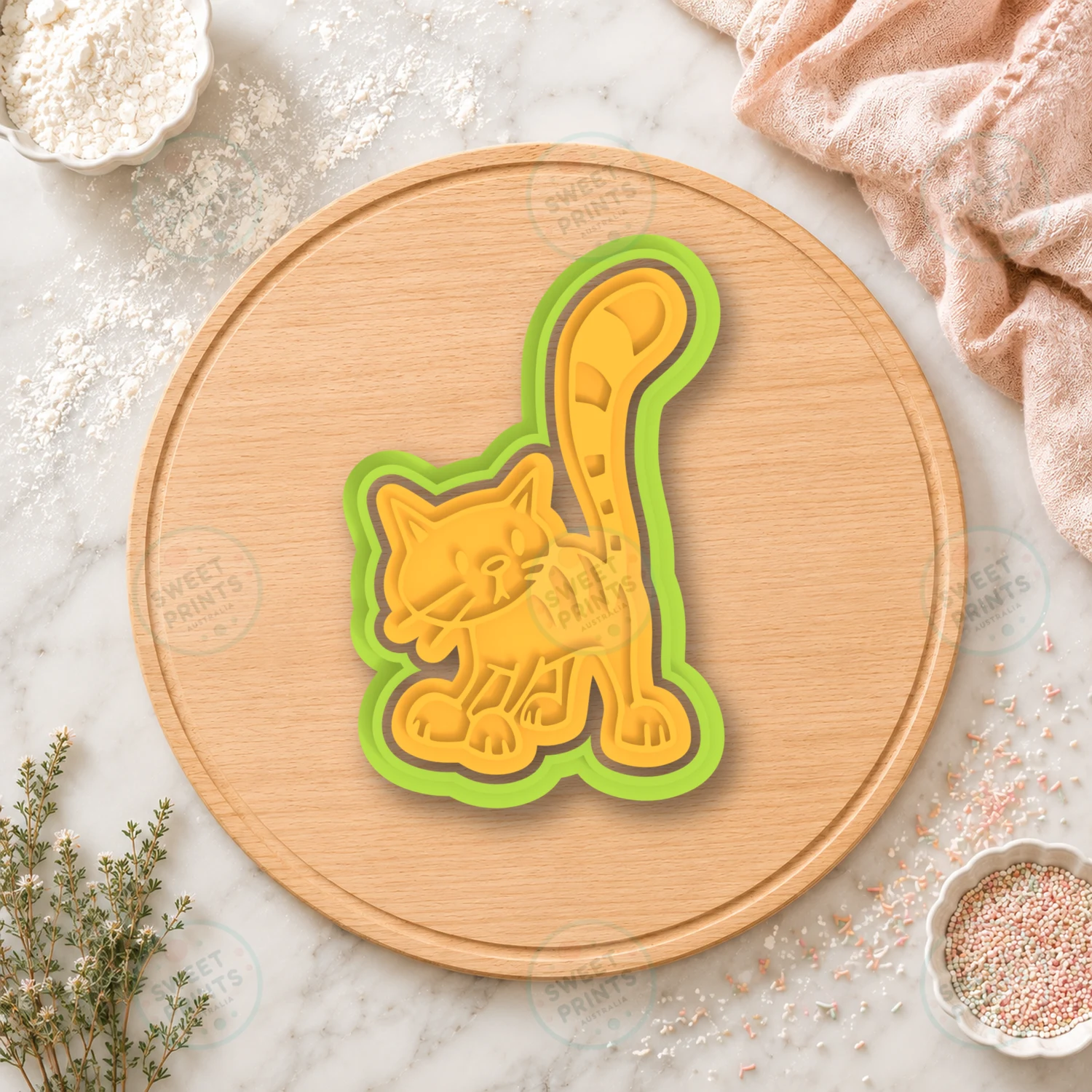 Cat With Raised Tail Cookie Cutter & Stamp cookie cutter