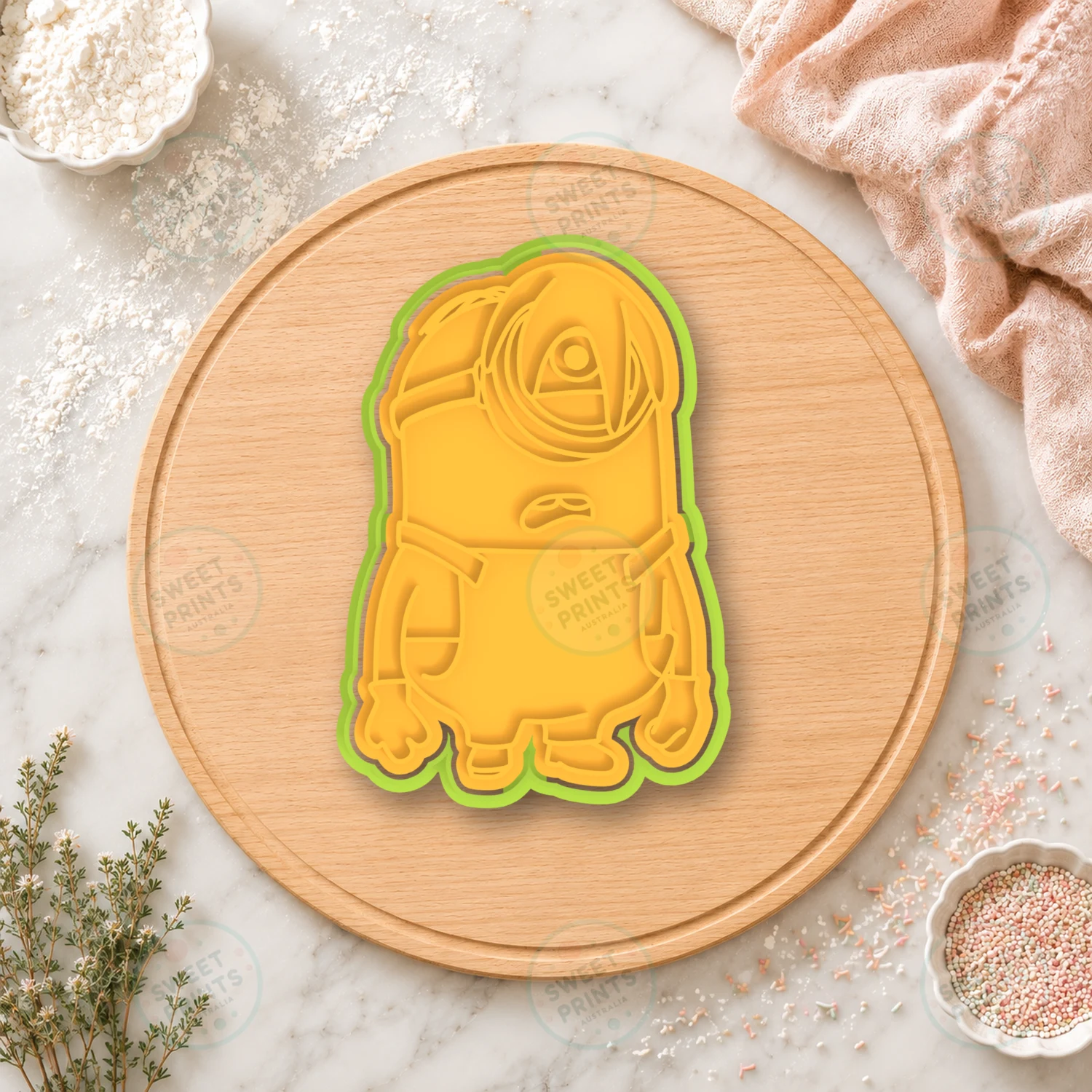 One-eyed Minion Grumpy Cookie Cutter & Stamp cookie cutter