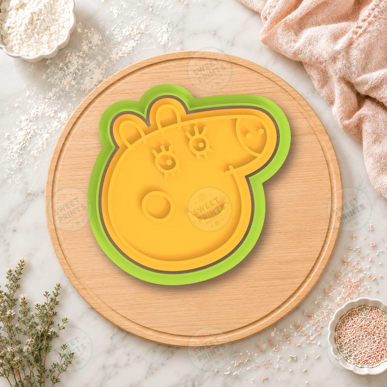 Mummy Pig Head Cookie Cutter & Stamp cookie cutter