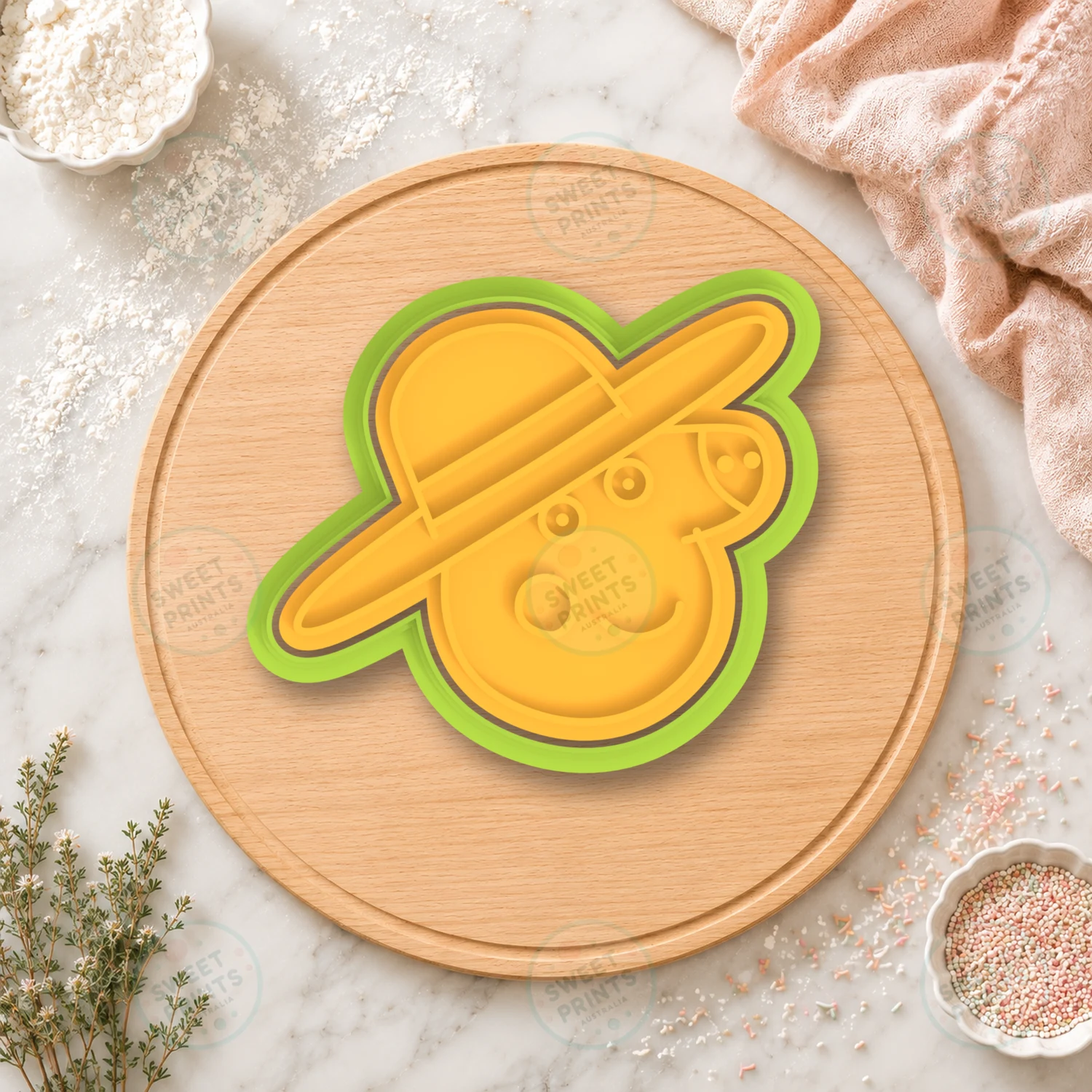 Peppa Pig Family Head With Sun Hat Cookie Cutter & Stamp cookie cutter