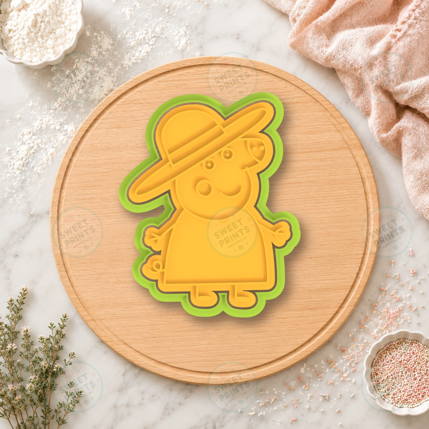 Peppa Pig Family Full Body With Sun Hat Cookie Cutter & Stamp cookie cutter